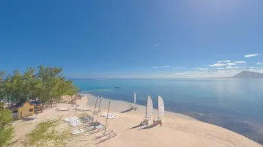 Paradis Beachcomber Golf Resort & Spa