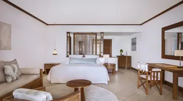 Paradis Beachcomber Golf Resort & Spa