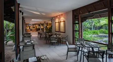 PARADIS BEACHCOMBER GOLF RESORT & SPA