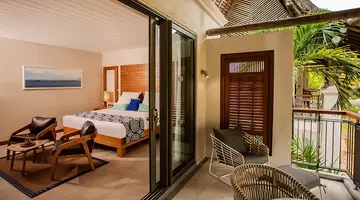PARADIS BEACHCOMBER GOLF RESORT & SPA