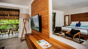 PARADIS BEACHCOMBER GOLF RESORT & SPA