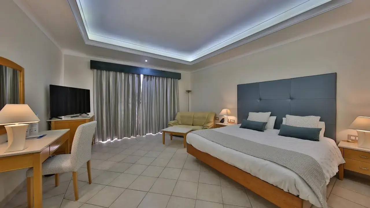 Paradise Bay Resort Hotel
