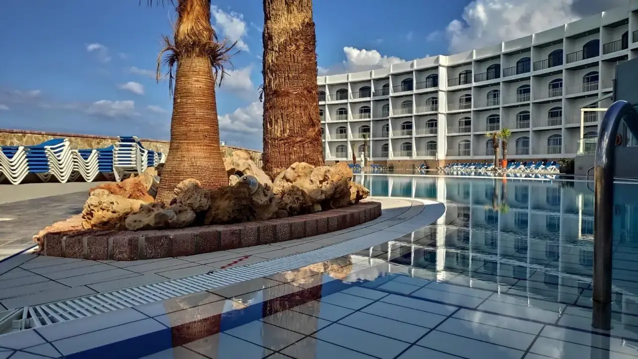 Paradise Bay Resort Hotel