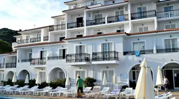 Paradise Beach Hotel