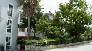 Paradise Beach Hotel