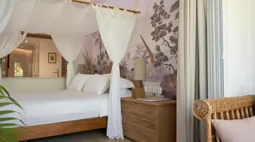 PARADISE COVE BOUTIQUE HOTEL