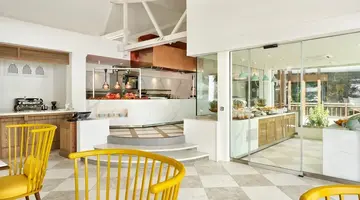 Paradise Cove Boutique Hotel