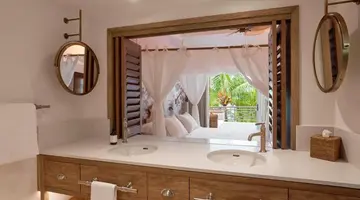 PARADISE COVE BOUTIQUE HOTEL