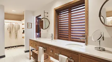 PARADISE COVE BOUTIQUE HOTEL