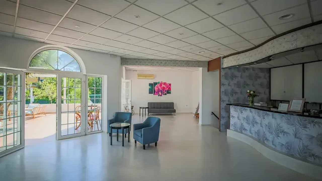 Paradise Hotel