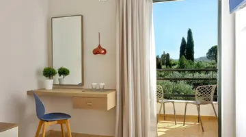 Paradise Hotel