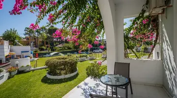 Paradise Hotel