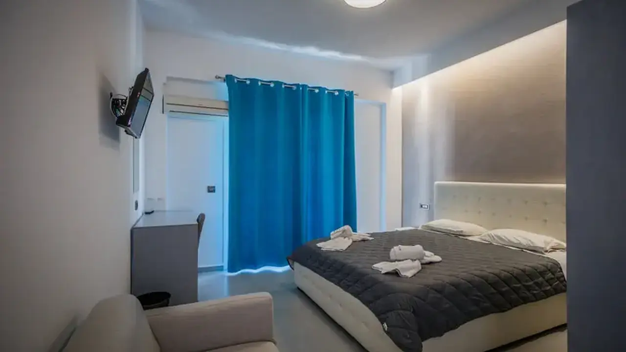 Paradise Hotel