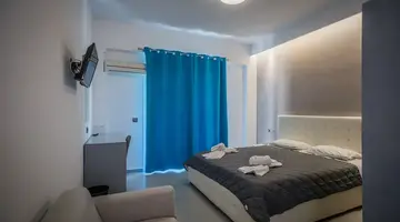 Paradise Hotel