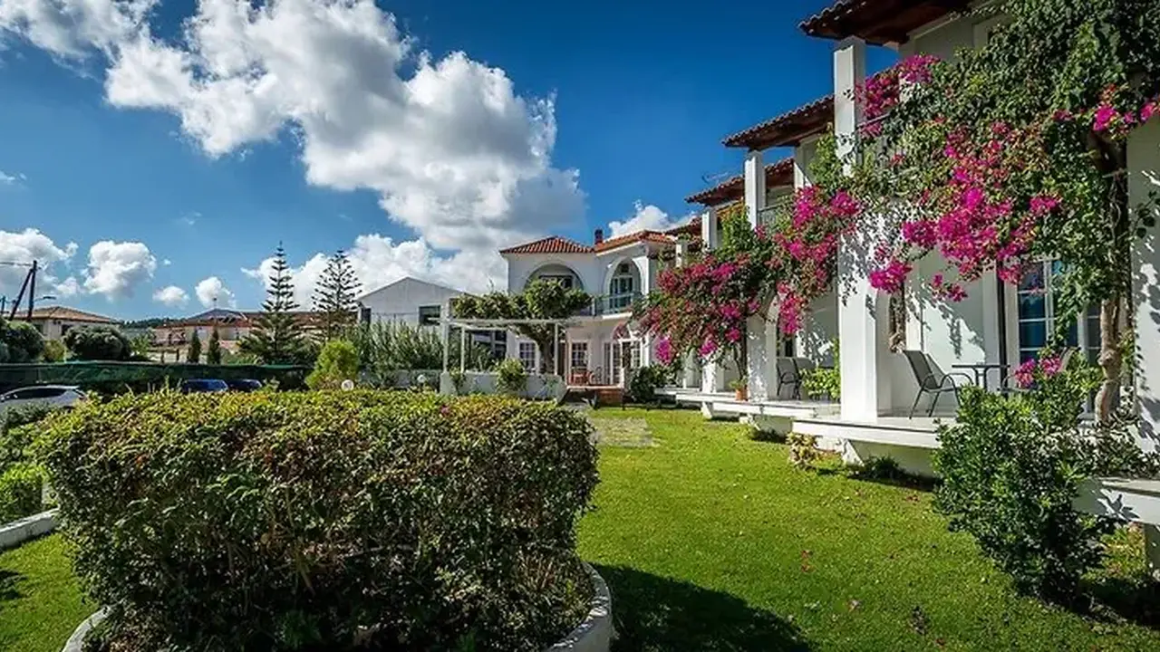 Paradise Hotel