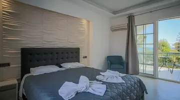 Paradise Hotel