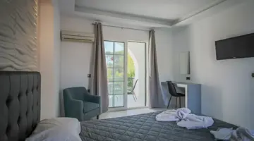 Paradise Hotel