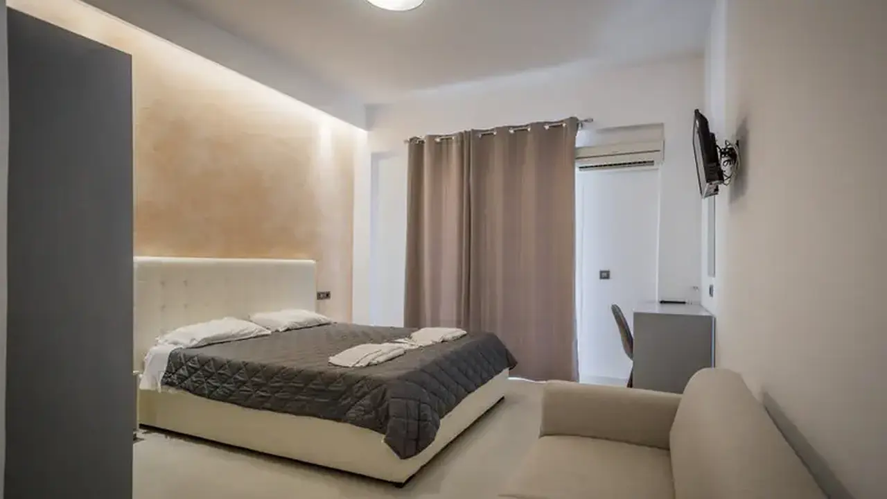 Paradise Hotel