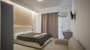 Paradise Hotel