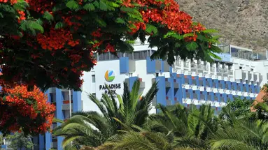 Paradise Park Fun Lifestyle Hotel