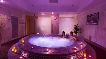 Paradise Park Fun Lifestyle Hotel