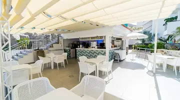 Paradise Park Fun Lifestyle Hotel