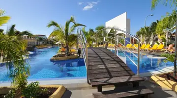 Paradise Park Fun Lifestyle Hotel