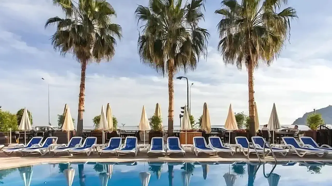 PARADOR BEACH HOTEL