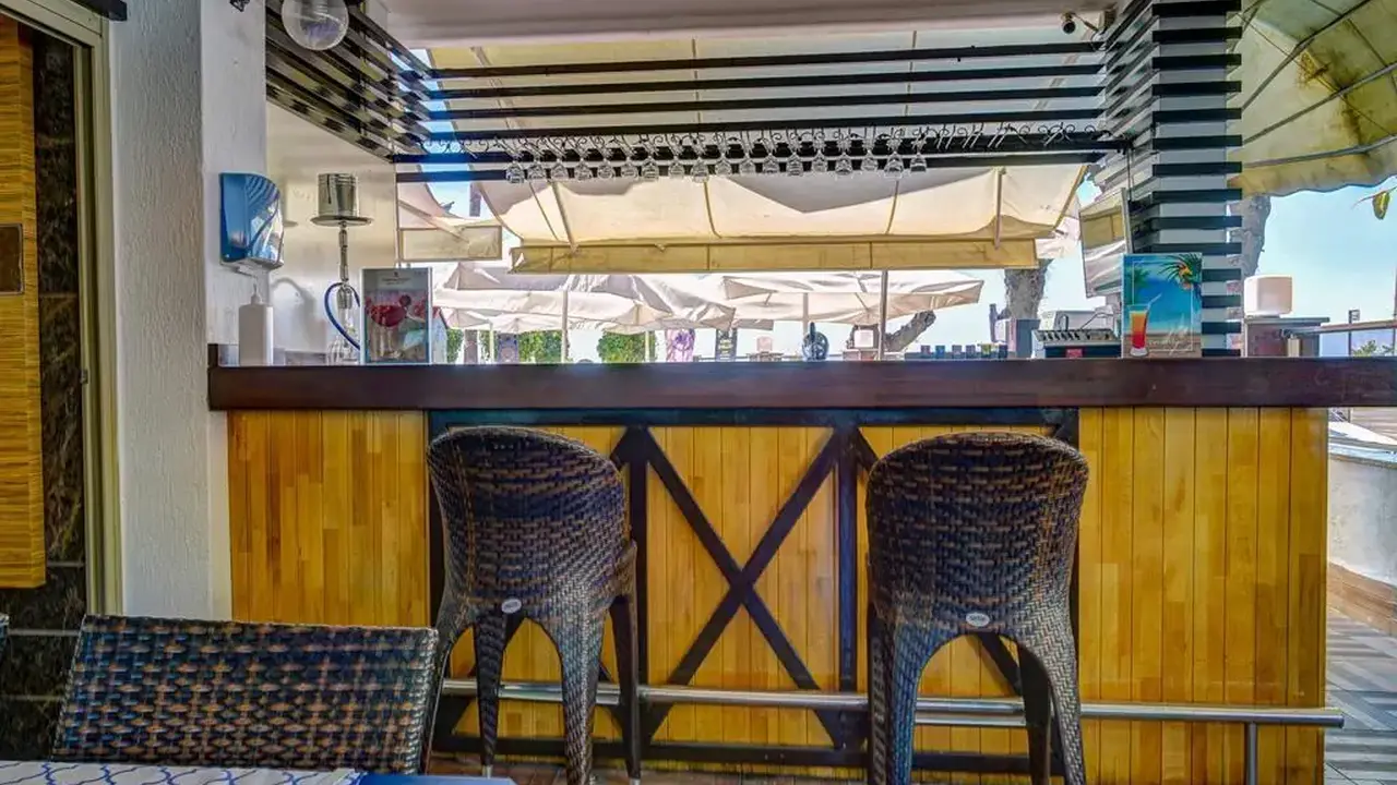 PARADOR BEACH HOTEL