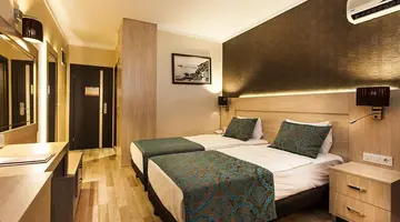 PARADOR BEACH HOTEL