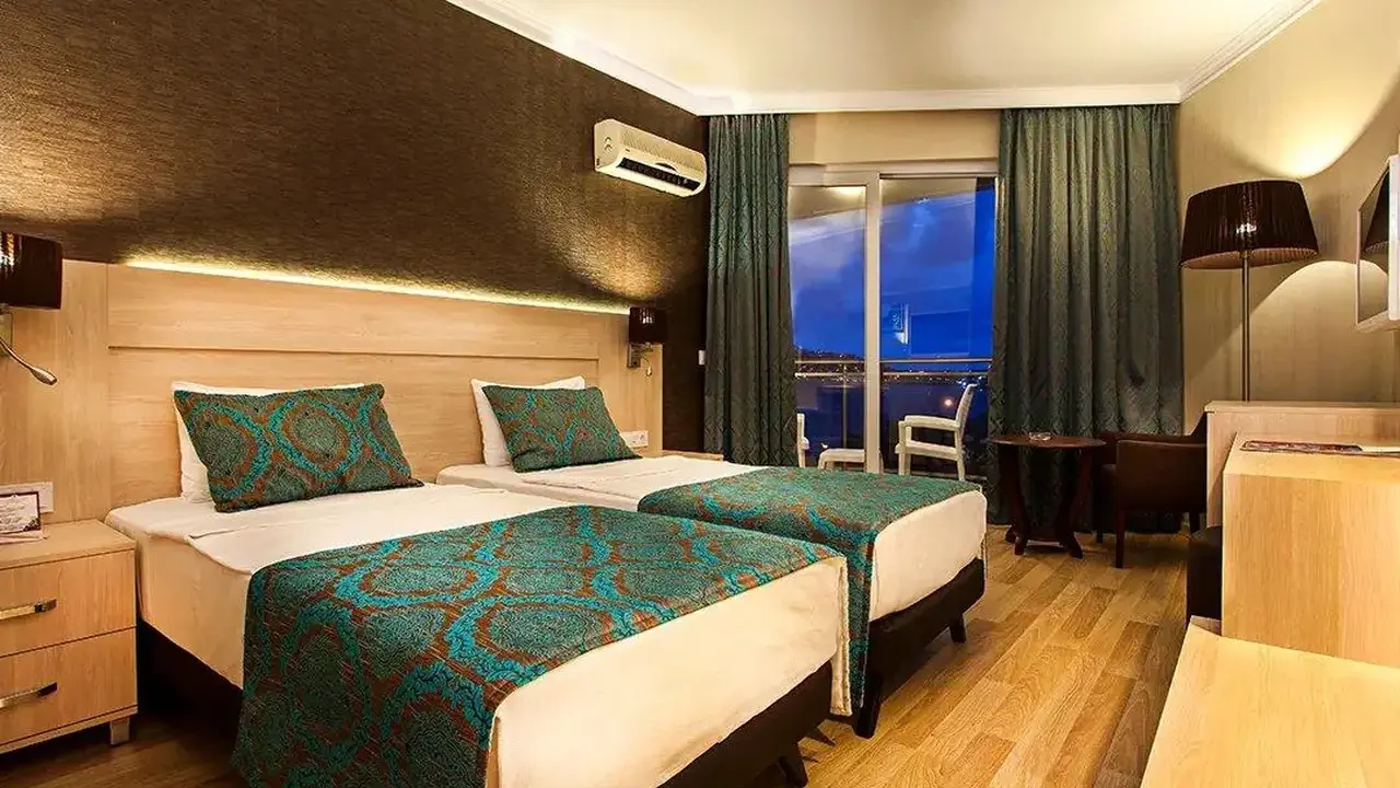 PARADOR BEACH HOTEL