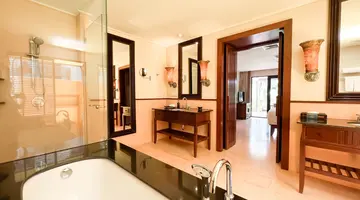 PARADOX RESORT PHUKET (ex. MOVENPICK RESORT & SPA KARON BEACH)