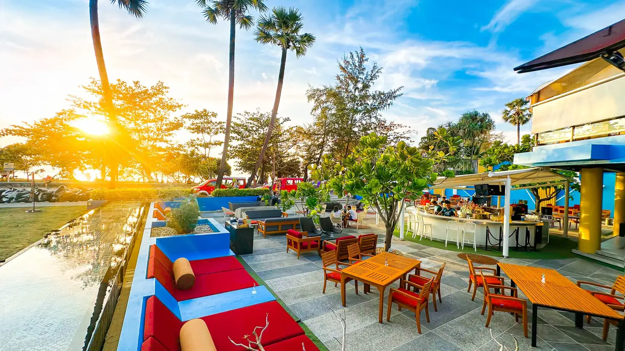 PARADOX RESORT PHUKET (ex. MOVENPICK RESORT & SPA KARON BEACH)