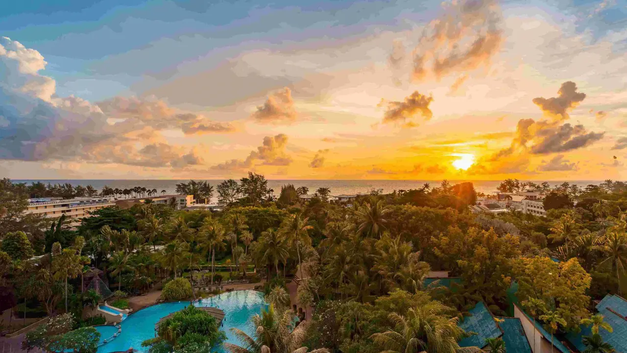 PARADOX RESORT PHUKET (ex. MOVENPICK RESORT & SPA KARON BEACH)