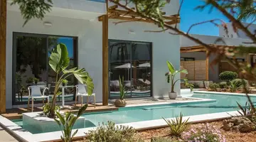 Paralos Lifestyle Beach