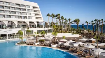 Parklane Resort & Spa