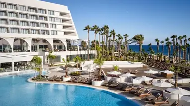 Parklane Resort & Spa
