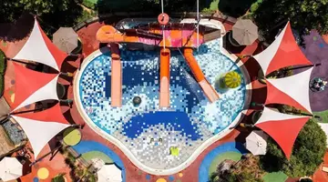 Parklane Resort & Spa