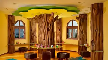 Parklane Resort & Spa