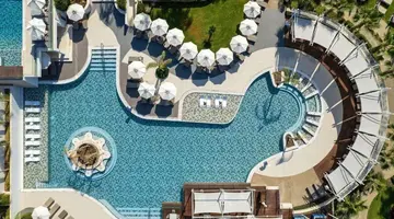 Parklane Resort & Spa