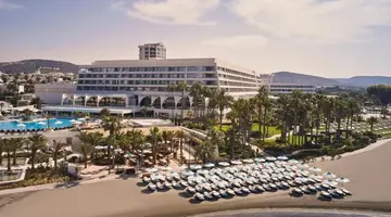 Parklane Resort & Spa