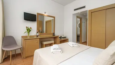 Parnon Hotel