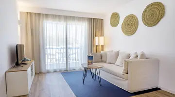 Parque Nereida Suites Hotel