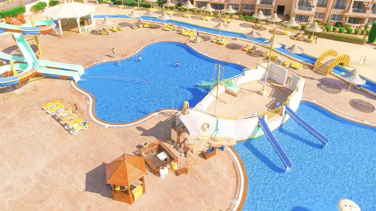 Parrotel Aqua Park Resort (ex. Park Inn)
