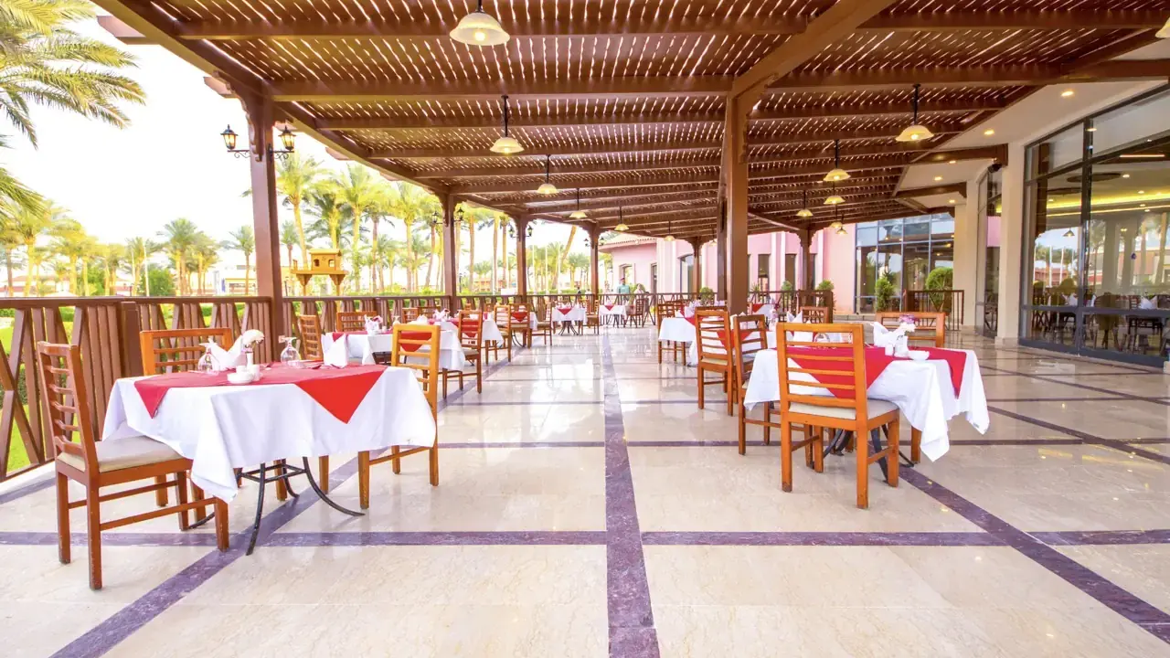 Parrotel Aqua Park Resort (ex. Park Inn)