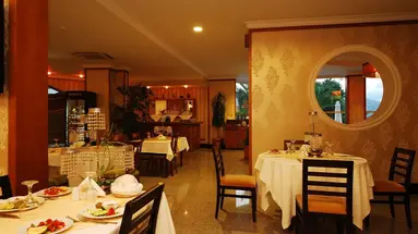 Pasa Beach Hotel