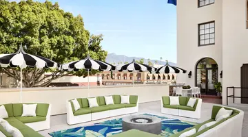 Pasadena Hotel & Pool