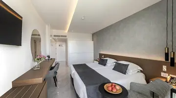 Pavlonapa Beach Hotel