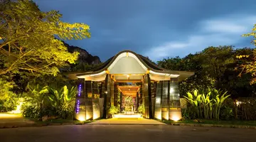 PEACE LAGUNA RESORT & SPA