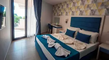 PEARL BEACH HOTEL